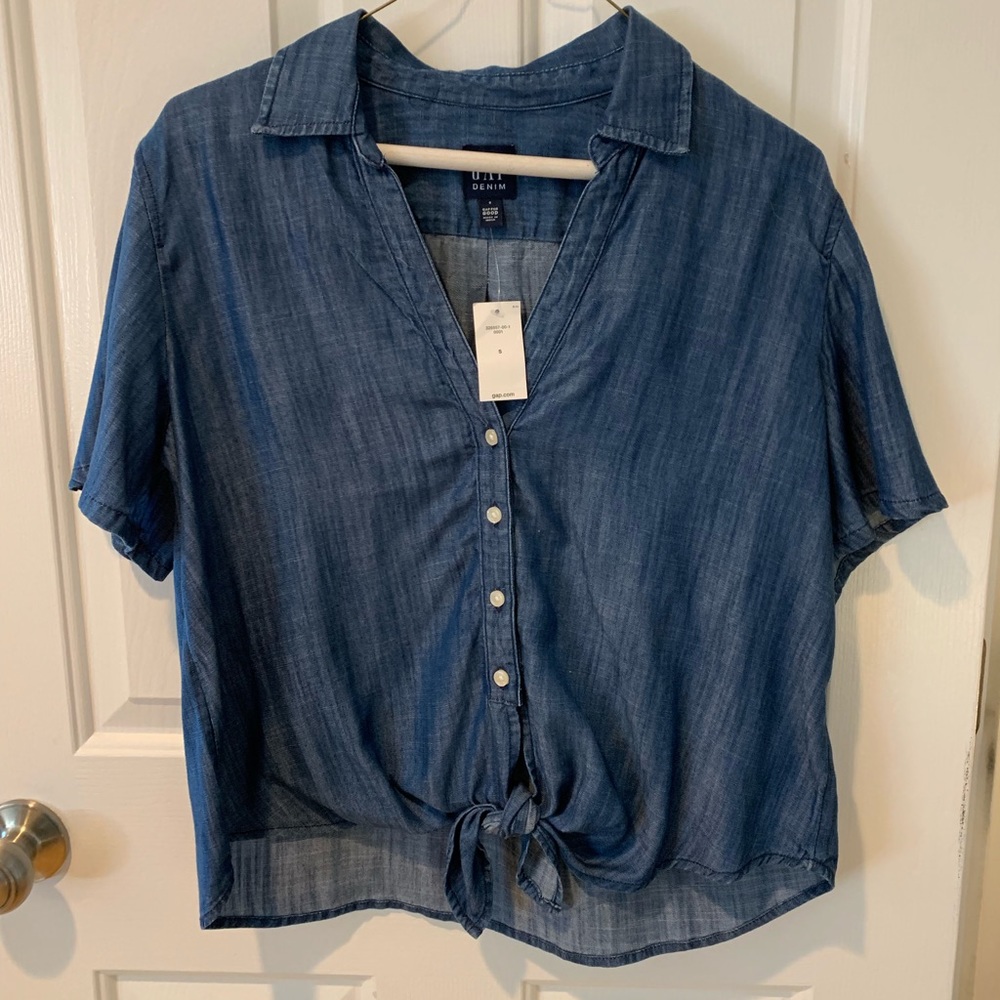 NWT- gap denim tie front top- chambray